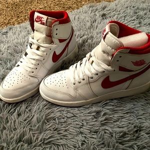 Jordan 1 retros metallic red